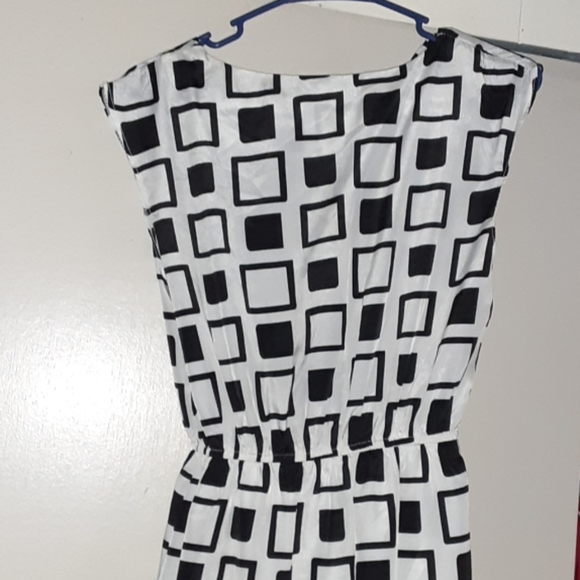 Dress - Picture 7 of 7